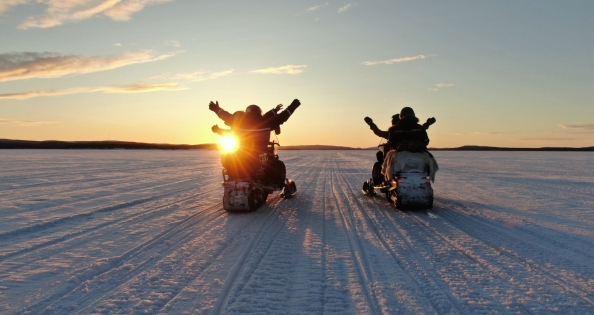 FINLANDIA: PRZEZ LAPOŃSKIE BEZDROŻA